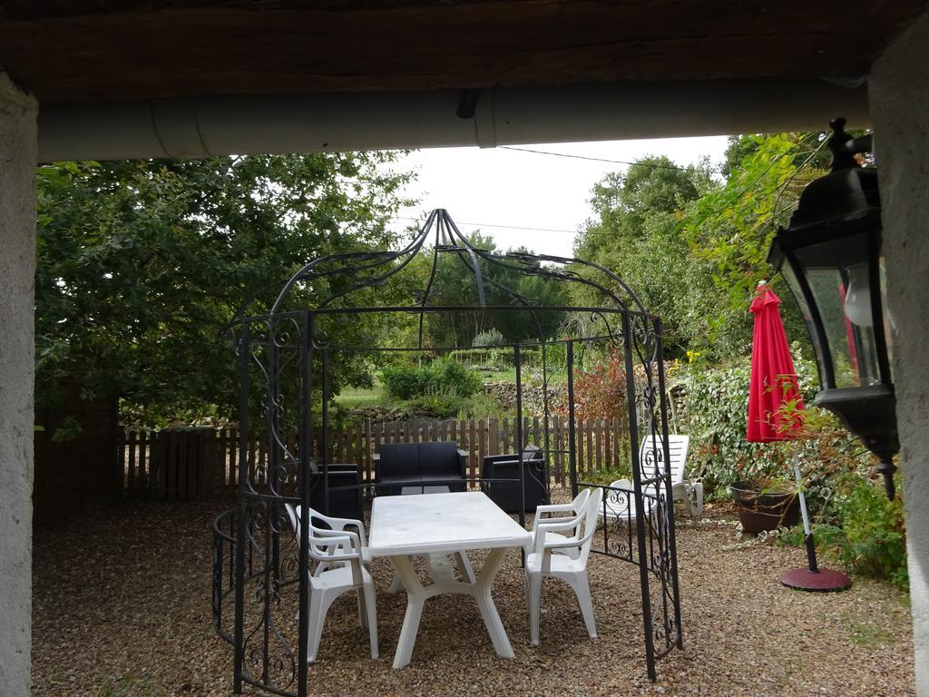 Les Chaumieres Du Chene Hotell Pouillé Exteriör bild