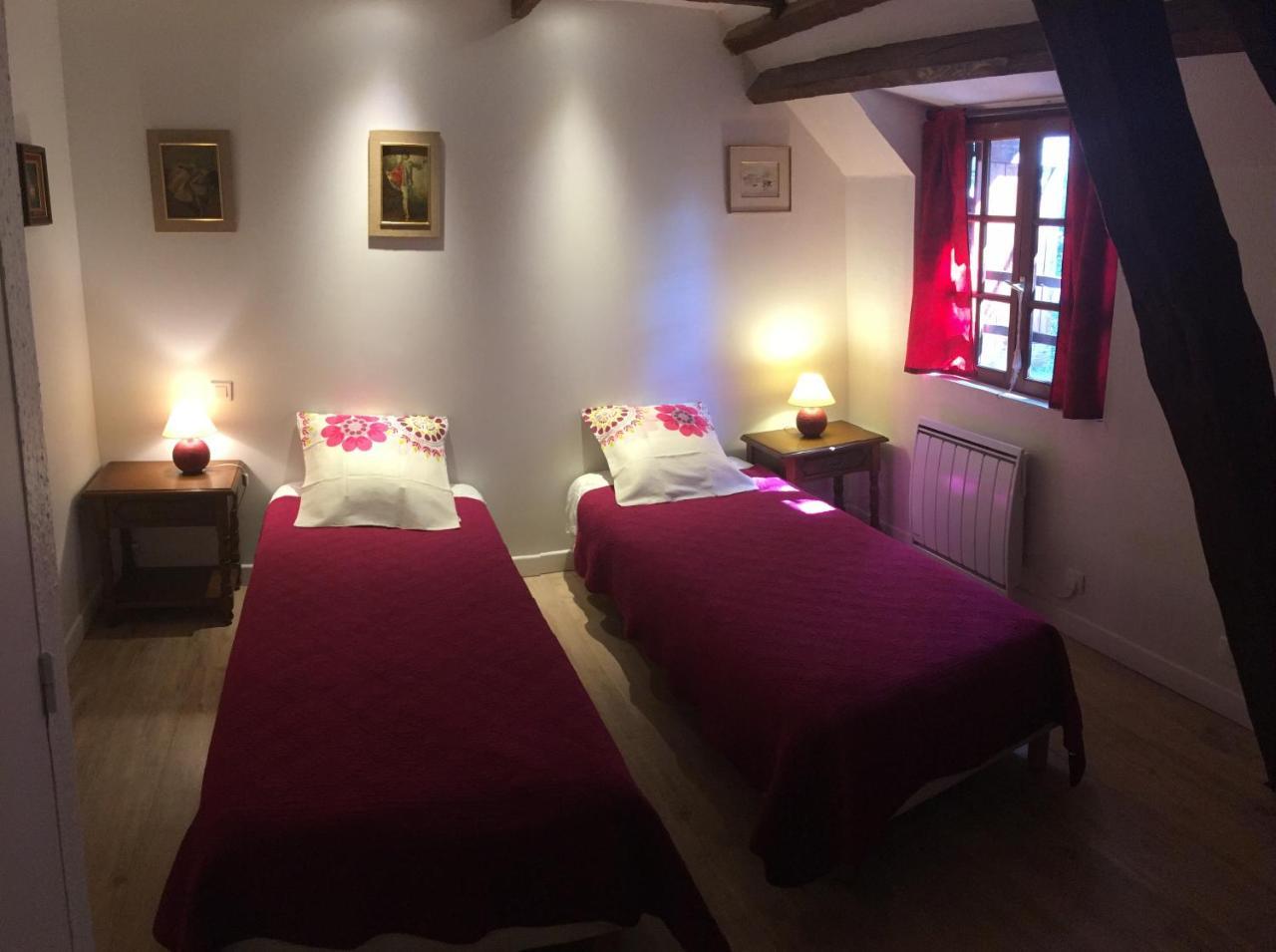 Les Chaumieres Du Chene Hotell Pouillé Exteriör bild