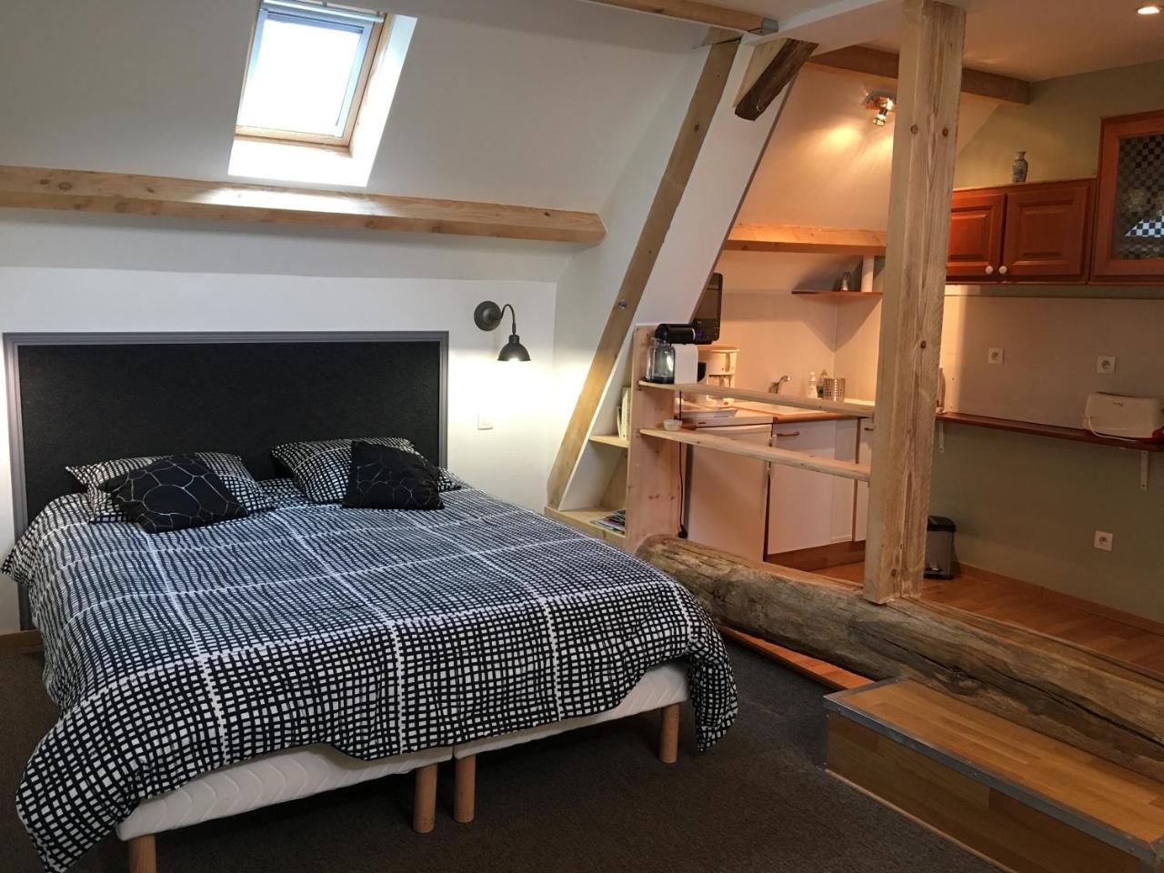 Les Chaumieres Du Chene Hotell Pouillé Exteriör bild